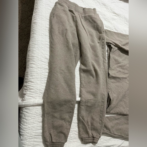 Girlfriend Collective 50/50 Sweatshirt and Pants Set - Picture 2 of 7